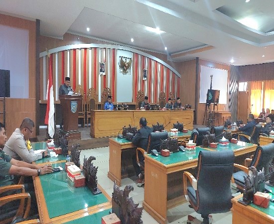 RAPAT PARIPURNA PANDANGAN UMUM FRAKSI DPRD BENGKULU UTARA TAHUN 2025